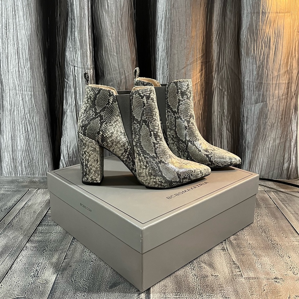 BCBG MAXAZRIA grey snakeskin heeled Chelsea boot